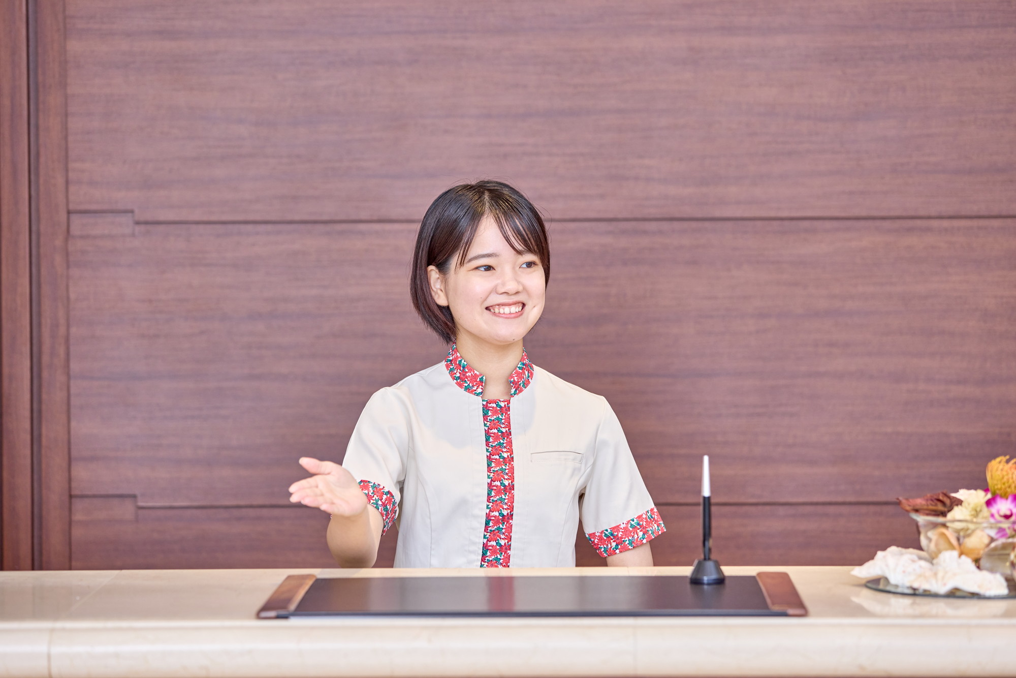 宿泊課　フロント担当